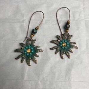 Elegant vintage Floral Earrings in Teal and brass